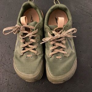 Altra LONE PEAK 6 running shoes